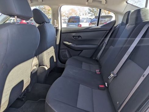 Used 2024 Nissan Altima 2.5 SV image 12