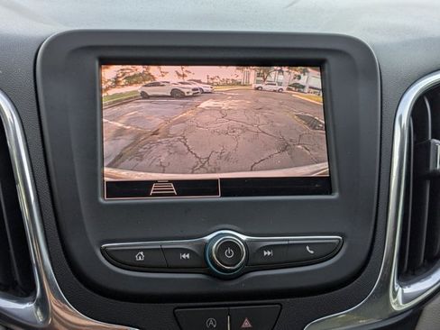 Used 2023 Chevrolet Equinox LS w/ LS Convenience Package FWD image 9