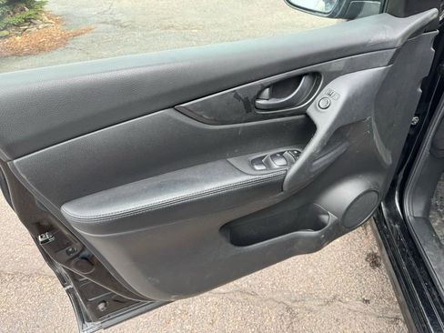 Used 2020 Nissan Rogue Sport S AWD/4WD image 9