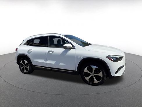 Used 2025 Mercedes-Benz GLA 250 4MATIC image 2