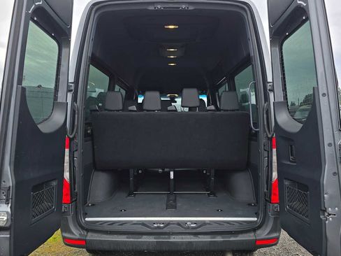 Used 2025 Mercedes-Benz Sprinter 2500 image 21