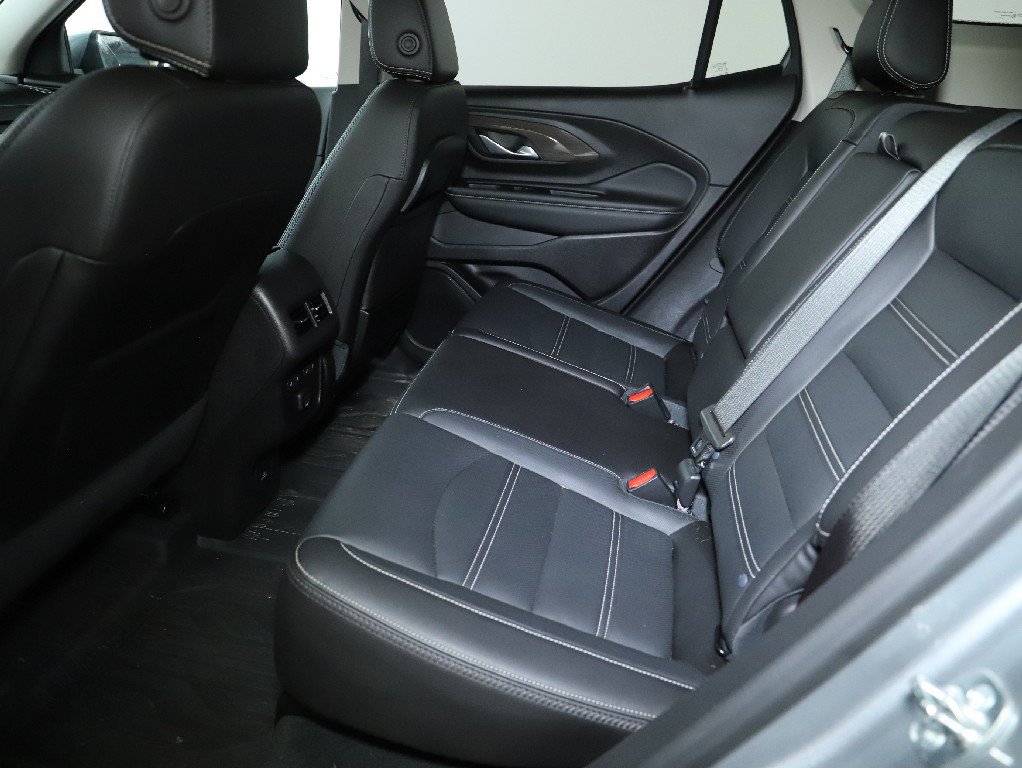 Used 2024 GMC Terrain Denali w/ Denali Premium Package AWD/4WD image 14