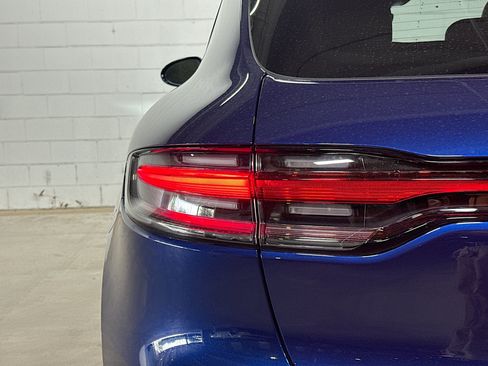 Certified 2026 Porsche Macan AWD/4WD image 11
