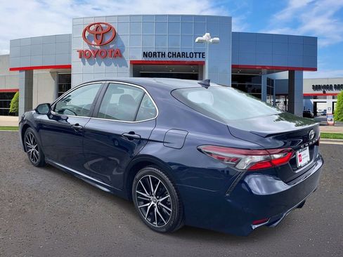 Used 2022 Toyota Camry SE w/ Convenience Package FWD image 8
