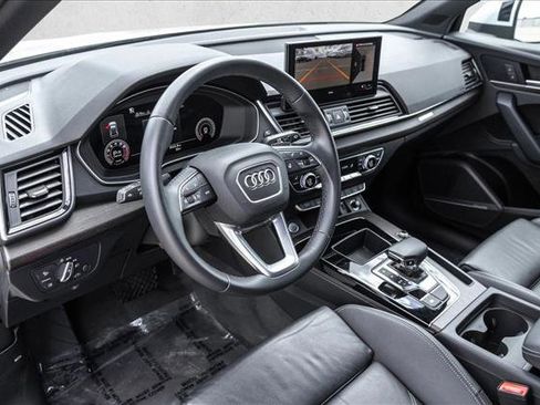 Used 2023 Audi Q5 2.0T Premium Plus w/ Premium Plus Package AWD/4WD image 10