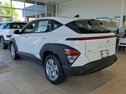 New 2026 Hyundai Kona SE FWD image 4