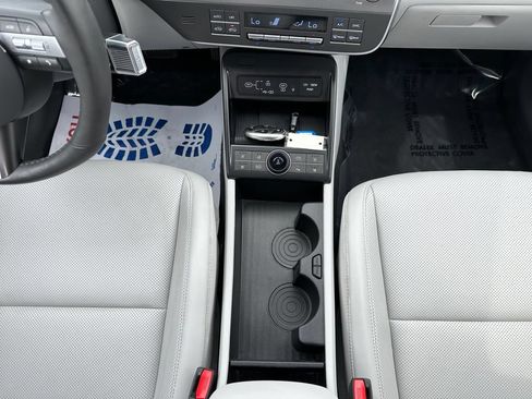 Used 2024 Hyundai Kona Limited AWD/4WD image 11