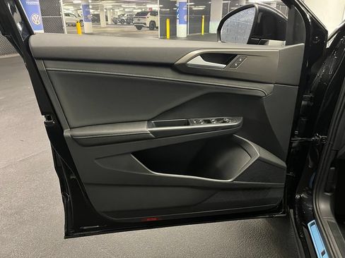 New 2026 Volkswagen Taos SE AWD/4WD image 20