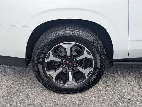 Used 2025 GMC Yukon XL AT4 Ultimate AWD/4WD image 11