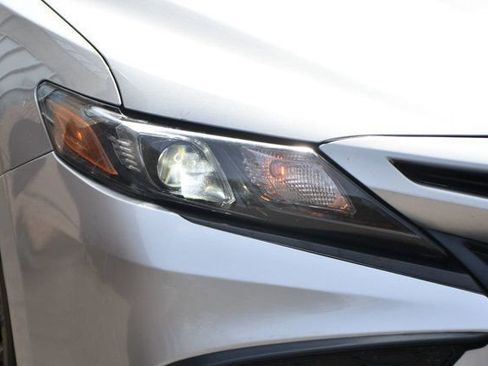 Used 2021 Toyota Camry SE image 13