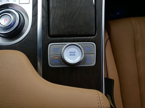 Certified 2024 Genesis GV80 2.5T w/ Prestige Package image 22