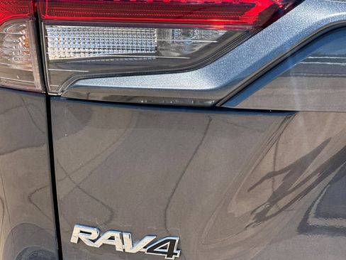 Certified 2025 Toyota RAV4 XLE FWD image 33