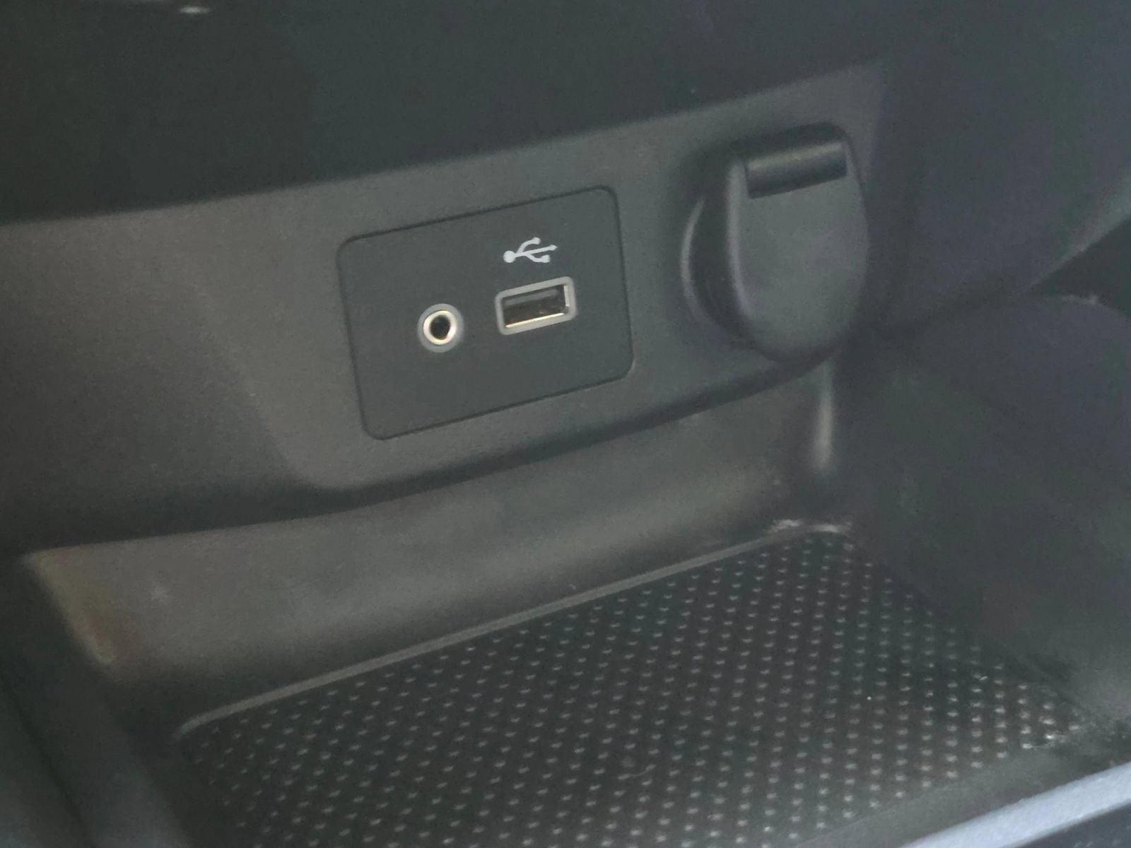 Used 2019 Nissan Rogue SV FWD image 29