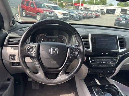 Used 2016 Honda Pilot Touring image 18
