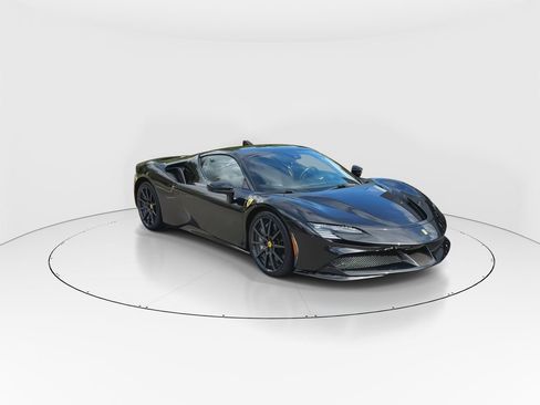 Used 2021 Ferrari SF90 Stradale AWD/4WD image 2