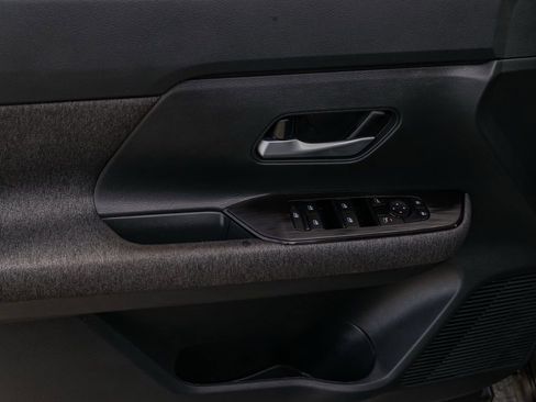 Used 2025 Nissan Kicks SV FWD image 24