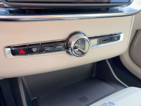 New 2026 Volvo XC90 T8 Ultra w/ Protection Package Premier image 16