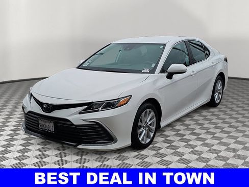 Used 2023 Toyota Camry LE FWD image 7