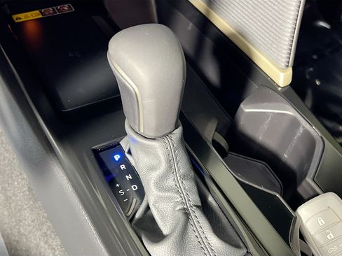 Used 2025 Toyota Camry SE FWD image 24