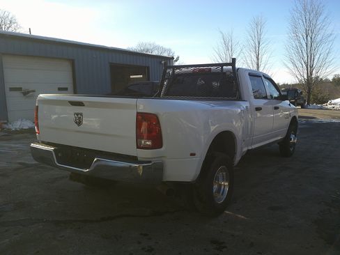 Used 2014 RAM 3500 Tradesman w/ Chrome Appearance Group image 4