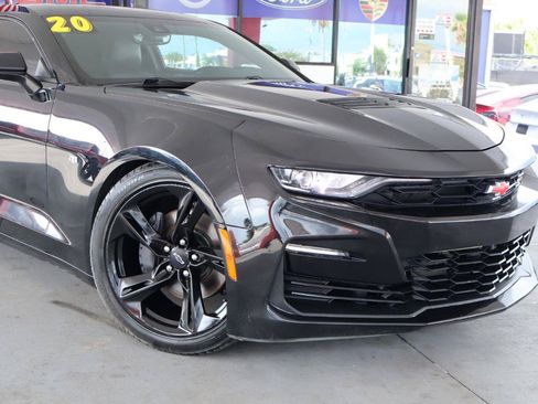 Used 2020 Chevrolet Camaro SS RWD image 2