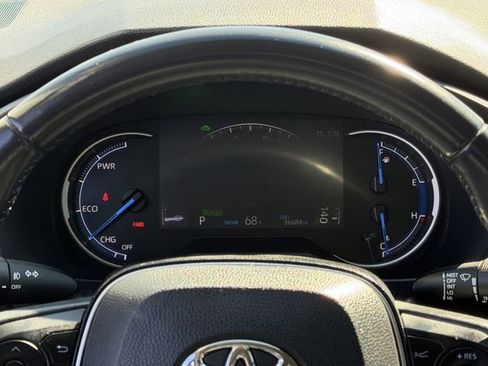 Used 2023 Toyota RAV4 XLE Premium image 16