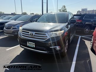 Used 2012 Toyota Highlander SE image 1