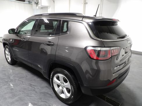Used 2017 Jeep Compass Latitude image 6