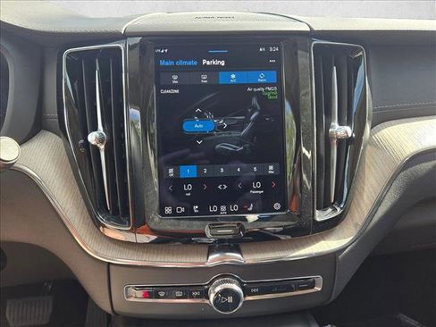 Used 2022 Volvo XC60 T8 Inscription w/ Advanced Package image 11