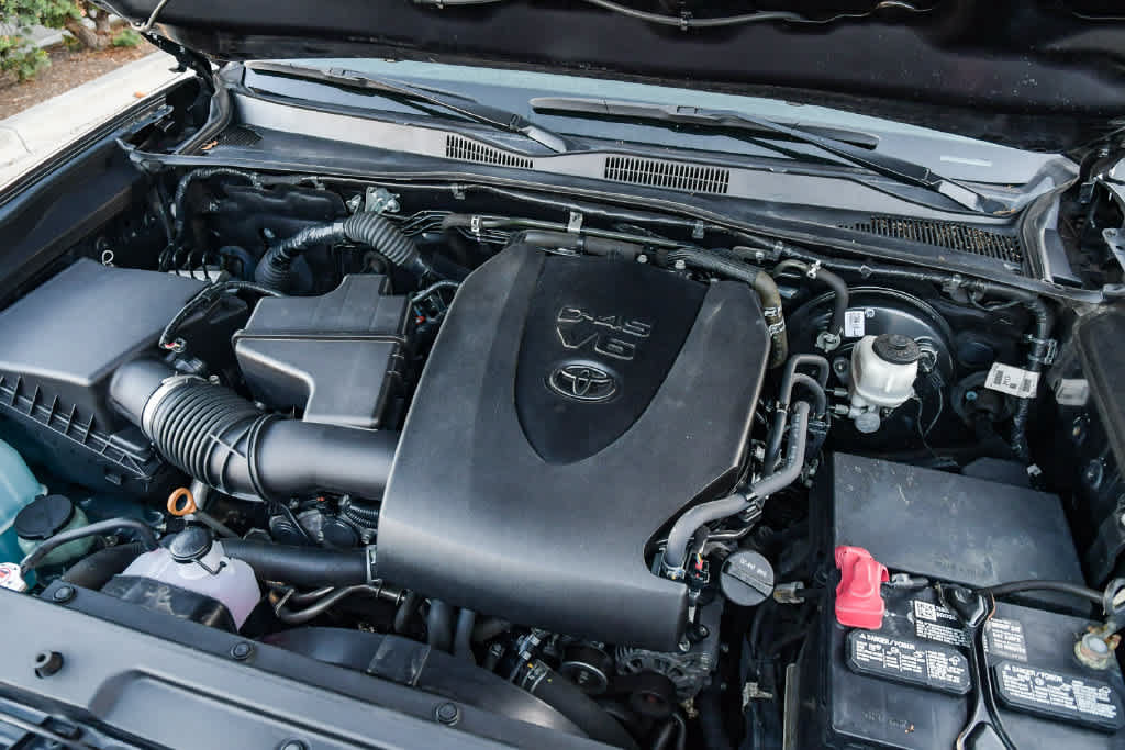 Certified 2022 Toyota Tacoma SR5 RWD image 28