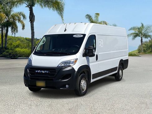 Used 2025 RAM ProMaster 3500 w/ Convenience Group FWD image 2