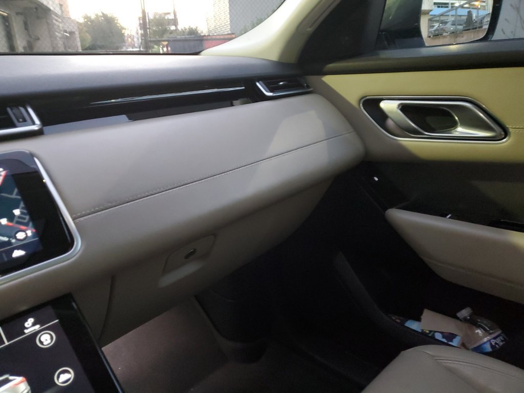 Used 2018 Land Rover Range Rover Velar S AWD/4WD image 21