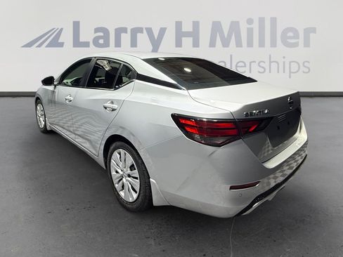 Used 2020 Nissan Sentra S image 3