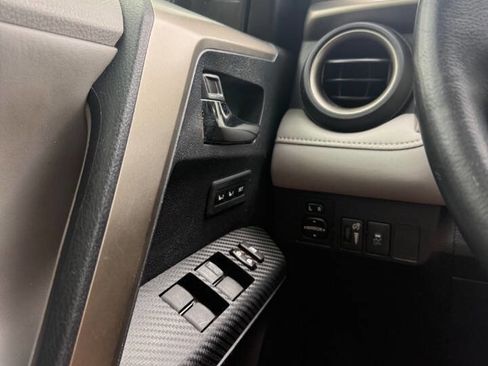 Used 2013 Toyota RAV4 Limited FWD image 19
