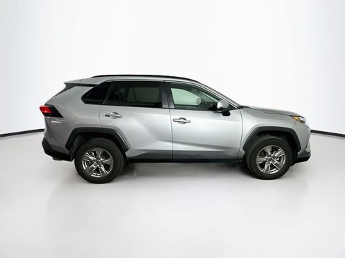 Used 2022 Toyota RAV4 XLE AWD/4WD image 10