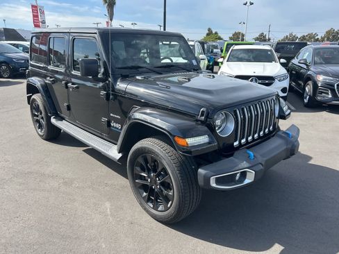Used 2023 Jeep Wrangler Sahara image 8