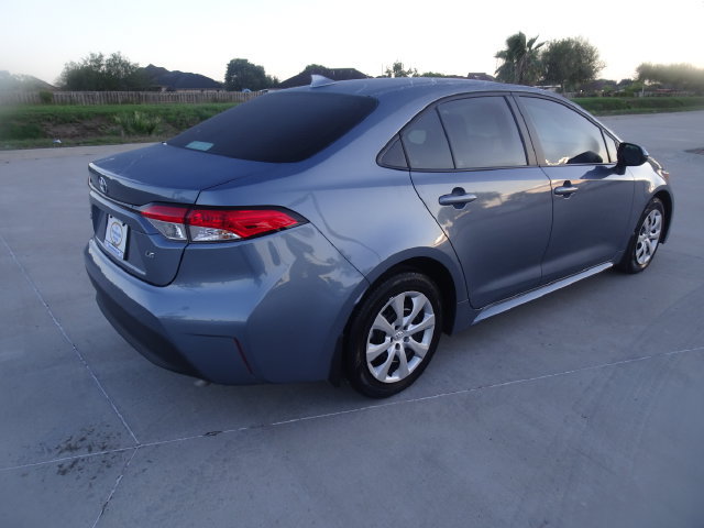 Used 2026 Toyota Corolla LE FWD image 4