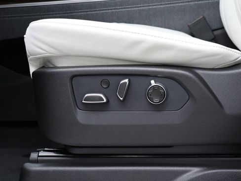 Used 2026 Cadillac Escalade Platinum Sport image 14