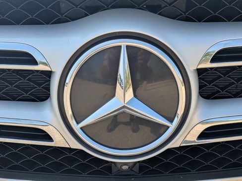 Used 2022 Mercedes-Benz GLS 450 4MATIC image 13