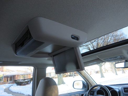 Used 2011 Toyota Highlander Limited image 18