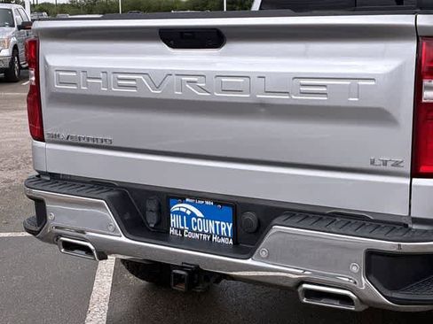 Used 2021 Chevrolet Silverado 1500 LTZ w/ LTZ Convenience Package II AWD/4WD image 13