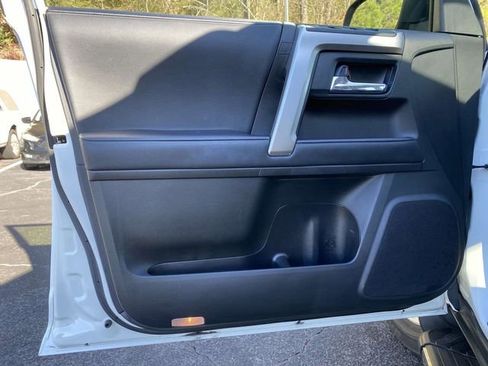 Used 2021 Toyota 4Runner SR5 Premium image 19