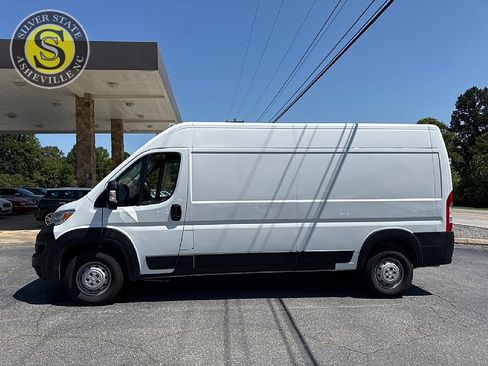 Used 2023 RAM ProMaster 2500 FWD image 3