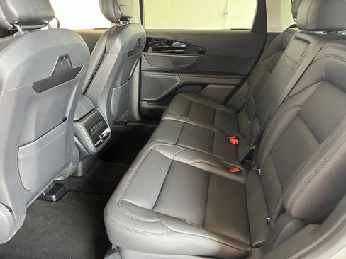 Used 2026 Lincoln Nautilus Premier AWD/4WD image 13