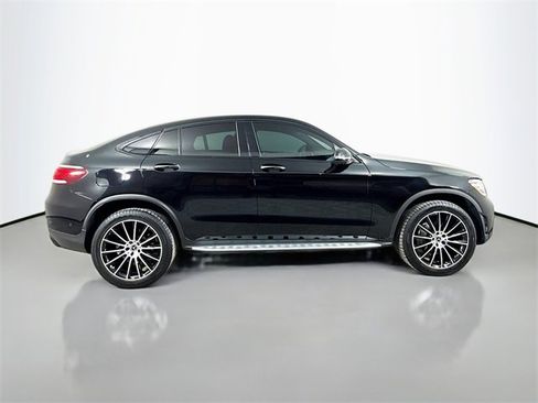 Used 2021 Mercedes-Benz GLC 300 4MATIC Coupe image 4