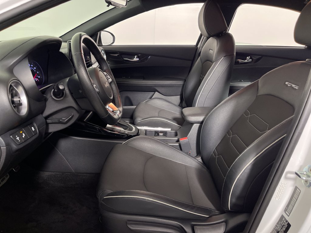 Used 2022 Kia Forte GT-Line w/ GT-Line Technology Package FWD image 12