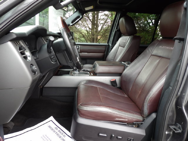 Used 2015 Ford Expedition Platinum AWD/4WD image 19