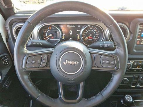 Used 2021 Jeep Gladiator Sport image 19