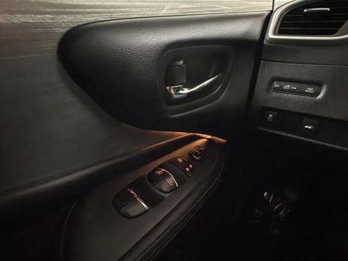 Used 2015 Nissan Murano SL w/ SL Technology Package FWD image 17