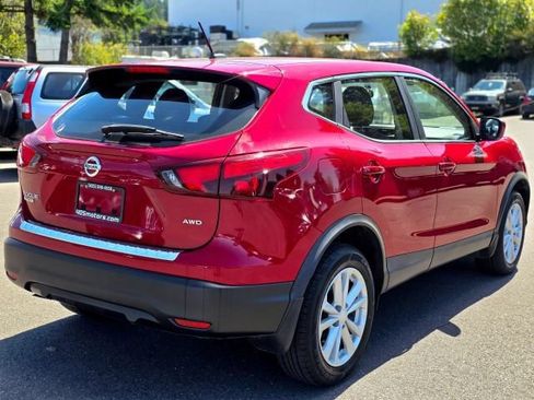 Used 2018 Nissan Rogue Sport S w/ S Appearance Package AWD/4WD image 7
